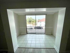 10540 77th Ter, Unit 208 in Seminole, FL - Building Photo - Building Photo