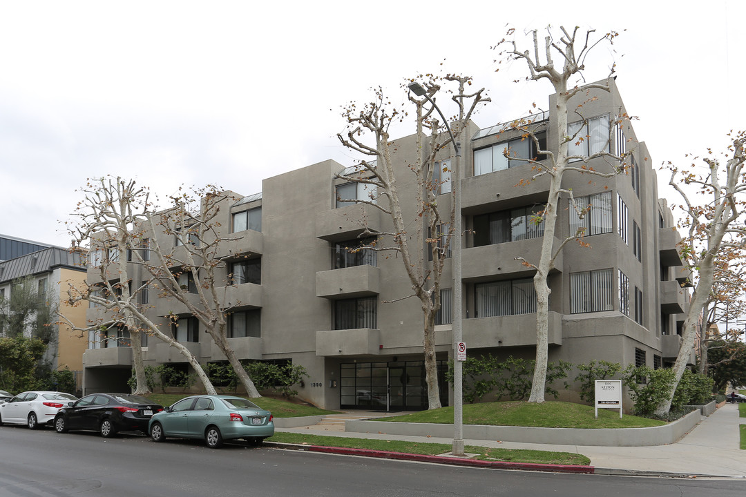 Westwood Apartments in Los Angeles, CA - Building Photo