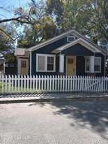 2566 Haldumar Terrace in Jacksonville, FL - Building Photo