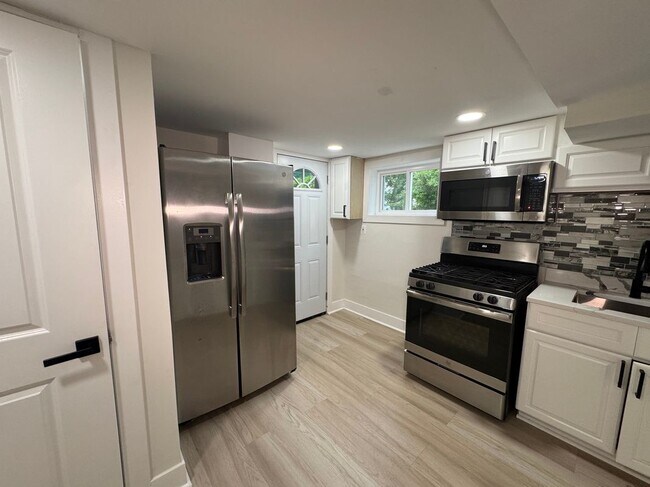 102 S Huron Dr in Oxon Hill, MD - Building Photo - Building Photo