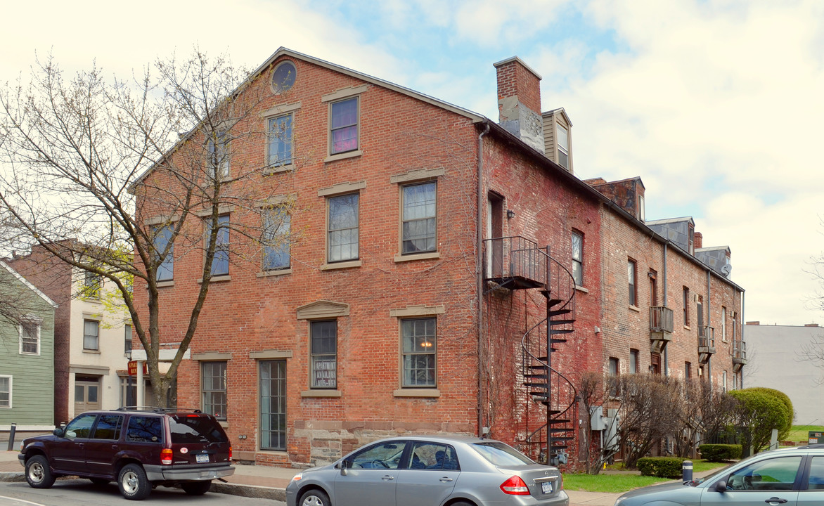 Historic Pastures Mansions in Albany, NY - Building Photo