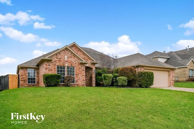 621 Dorchester Dr in Mansfield, TX - Foto de edificio - Building Photo