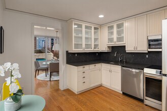 1000 Union St in Seattle, WA - Building Photo - Building Photo