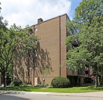 Duke Park Apartments in Hamilton, ON - Building Photo