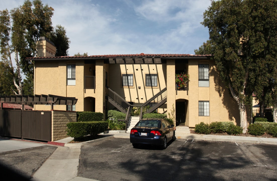 Bella Tierra in Laguna Hills, CA - Building Photo