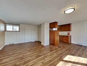 2910 Louisiana Ave N in Minneapolis, MN - Foto de edificio - Building Photo