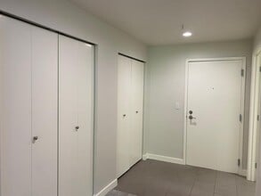 321 10th Ave S in Seattle, WA - Building Photo - Building Photo