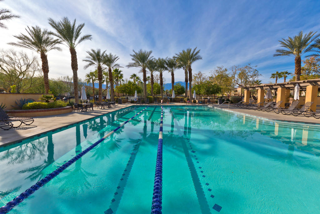 462 Via De La Paz in Palm Desert, CA - Building Photo
