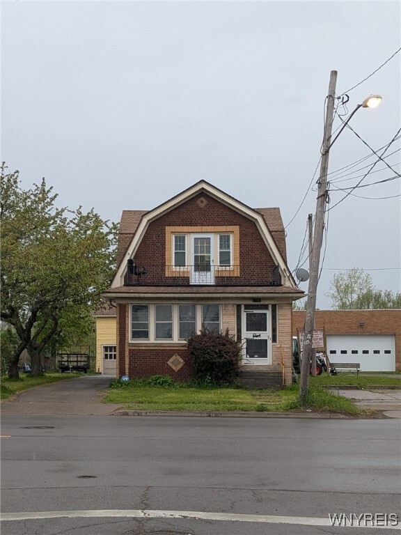 property at 1325 Walden Ave