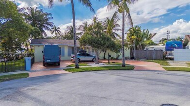 1600 N 28th Ct in Hollywood, FL - Building Photo - Building Photo