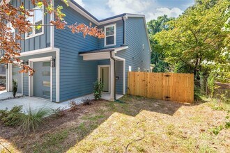 2823 Coronet Way in Charlotte, NC - Building Photo - Building Photo