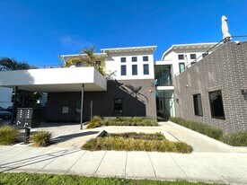 204 W J St in Encinitas, CA - Building Photo