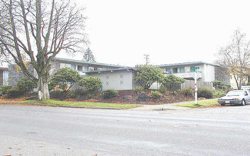 Galaxie Apartments in Tacoma, WA - Building Photo - Building Photo