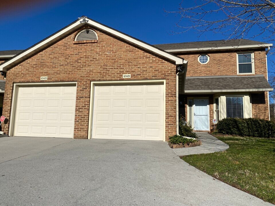 10401 Ravenbrook Ln, Unit 10401 in Knoxville, TN - Building Photo