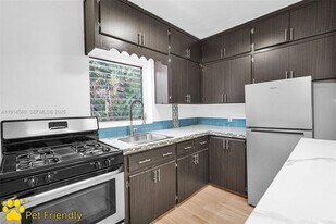 12287 NE 7th Ave in North Miami, FL - Building Photo