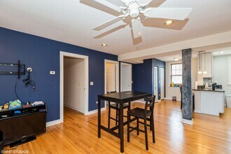 5228 N Campbell Ave, Unit 2A in Chicago, IL - Building Photo - Building Photo