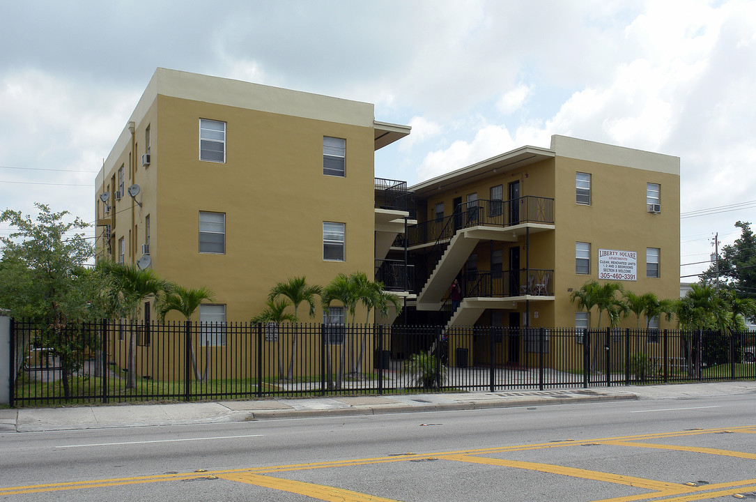 1801 NW 54th St in Miami, FL - Building Photo