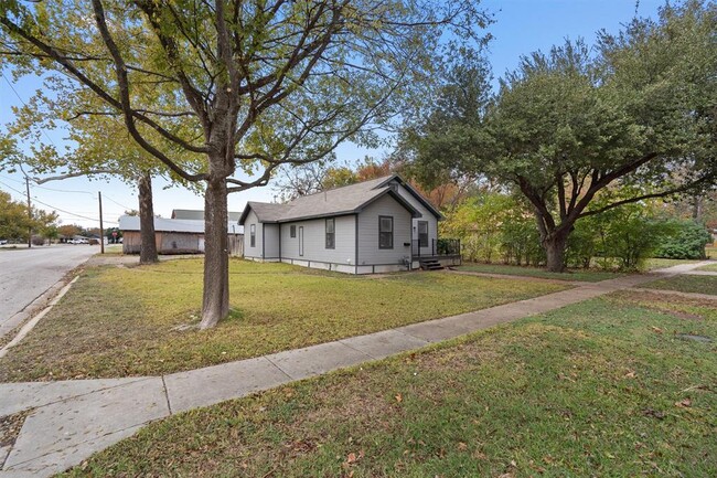 1908 S Main St in Georgetown, TX - Foto de edificio - Building Photo