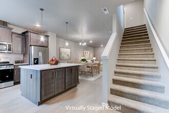 21319 SW Ortiz Ln in Beaverton, OR - Building Photo - Building Photo