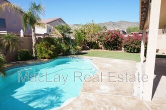 15410 S 17th Ln in Phoenix, AZ - Foto de edificio - Building Photo