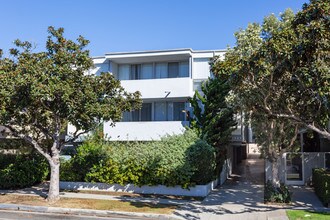 1323 14th St in Santa Monica, CA - Foto de edificio - Building Photo