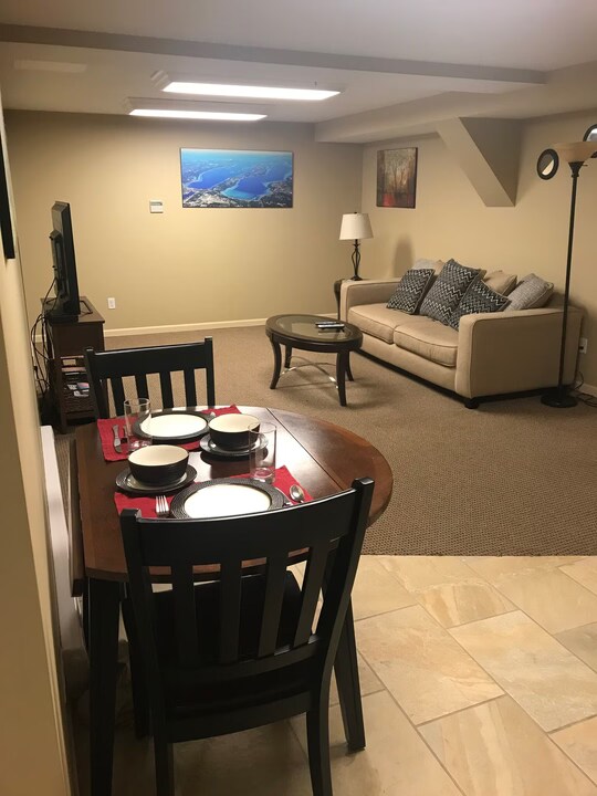 107 Cass St, Unit Condo 2 in Traverse City, MI - Foto de edificio