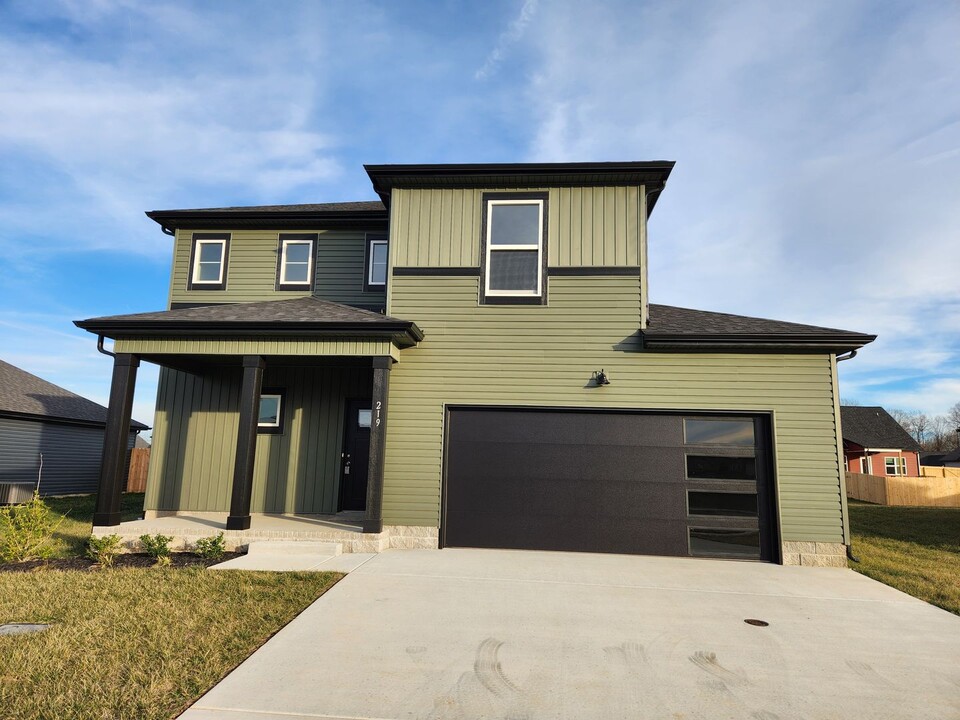 219 Donegal Dr in Clarksville, TN - Building Photo