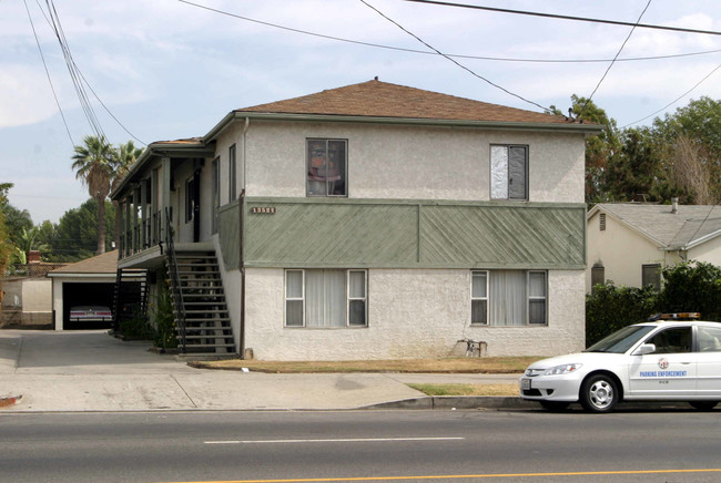 13521 Vanowen St in Van Nuys, CA - Building Photo - Building Photo