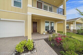 715 Veridian Cir NW in Palm Bay, FL - Building Photo - Building Photo