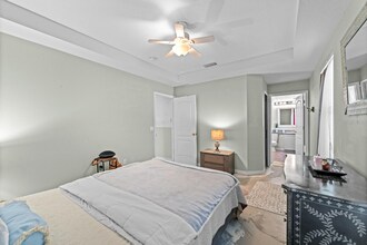 1112 Lake Shore Ranch Dr in Seffner, FL - Foto de edificio - Building Photo