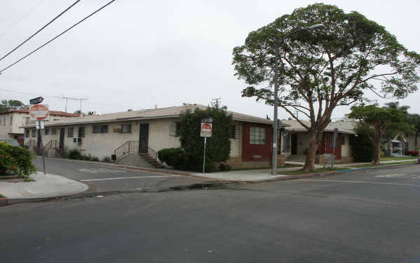 790 Saint Louis Ave in Long Beach, CA - Building Photo - Building Photo