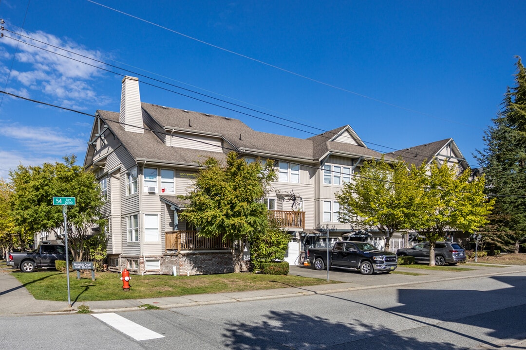 Avondale Court in Langley, BC - Building Photo