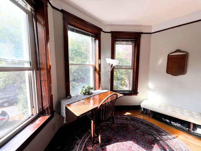 2340 W Thomas St in Chicago, IL - Building Photo - Building Photo