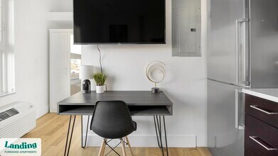 135 Adams St, Unit 304 in Denver, CO - Foto de edificio - Building Photo