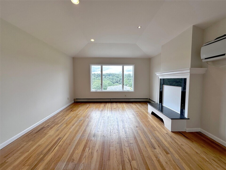 150 Bennett Ave in Yonkers, NY - Building Photo
