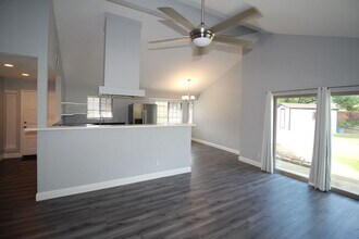 1836 E Solar Ave in Fresno, CA - Building Photo - Building Photo