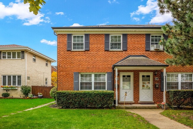 property at 21 E Thorndale Ave