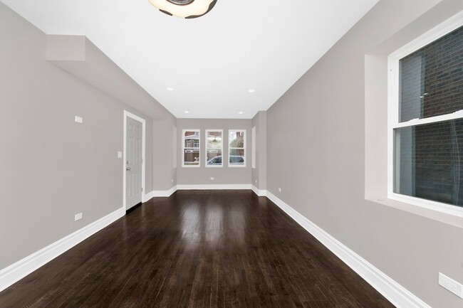 2118 S 59th Ave, Unit 3 in Cicero, IL - Building Photo - Building Photo