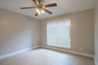 Serena Oaks Apartments in Houston, TX - Foto de edificio - Interior Photo