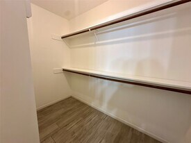 18074 Glenledi Dr in Houston, TX - Building Photo