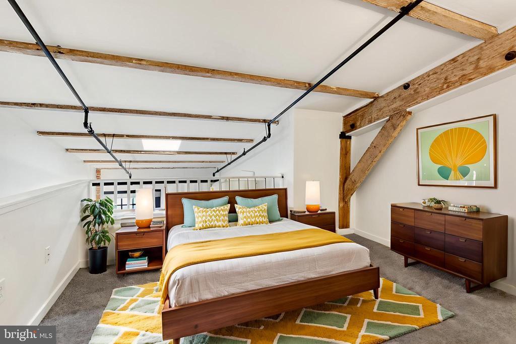 303 Vine St in Philadelphia, PA - Building Photo