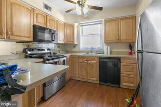 6736 Emlen St in Philadelphia, PA - Building Photo - Building Photo