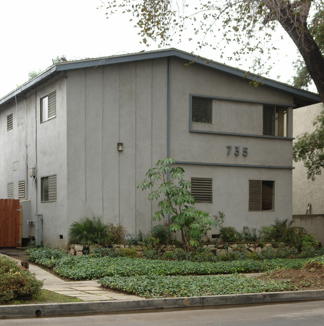 735 Locust St in Pasadena, CA - Building Photo - Building Photo