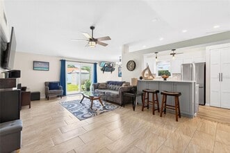 210 Lake Charles Ct in Oldsmar, FL - Building Photo - Building Photo