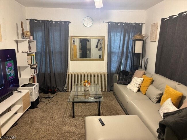 22 Hillcrest Rd in Warren, NJ - Building Photo - Building Photo