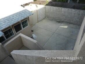 237 S Ditmar St in Oceanside, CA - Foto de edificio - Building Photo