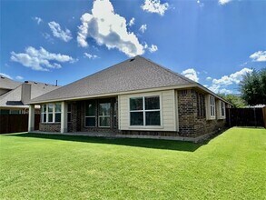 511 Carnation Ln in Mansfield, TX - Building Photo - Building Photo