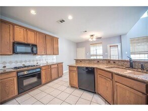 6321 Bear Run Rd in The Colony, TX - Foto de edificio - Building Photo