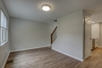 5425 Stewart Ave in Cincinnati, OH - Building Photo - Building Photo