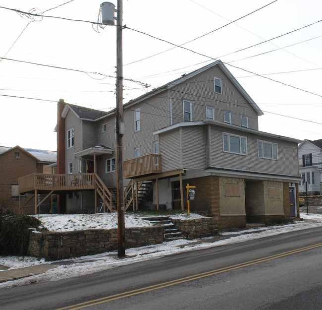 323 Union St in Taylor, PA - Building Photo - Building Photo